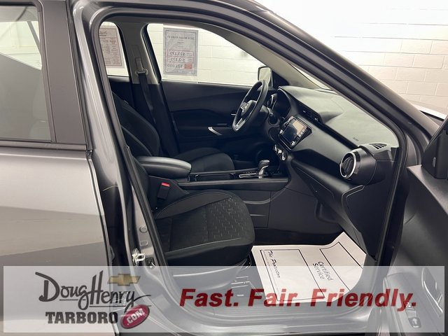 Used 2024 Nissan Kicks SV image 40