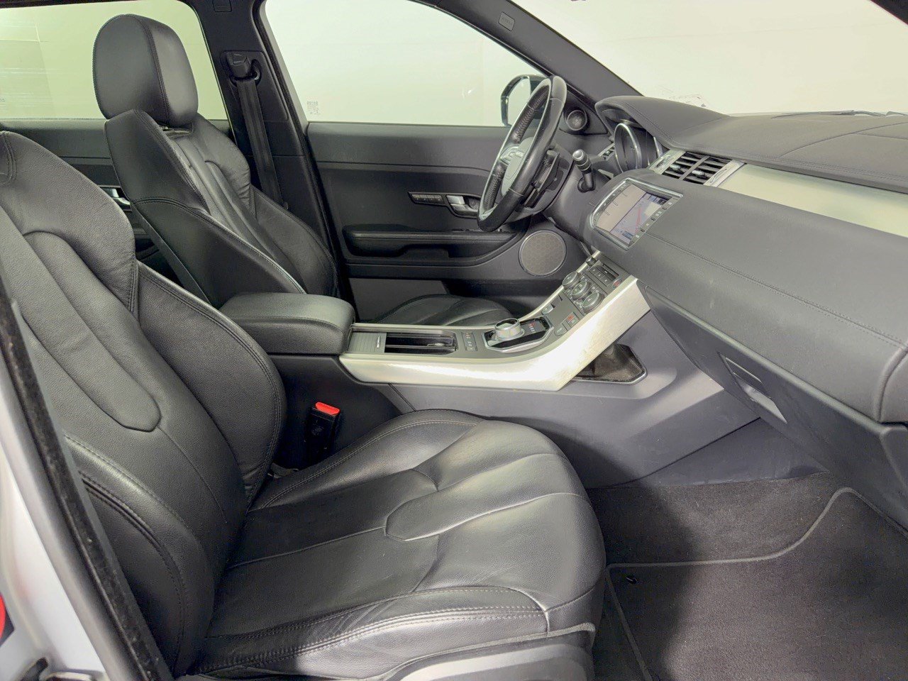 Used 2015 Land Rover Range Rover Evoque Pure Plus AWD/4WD image 30