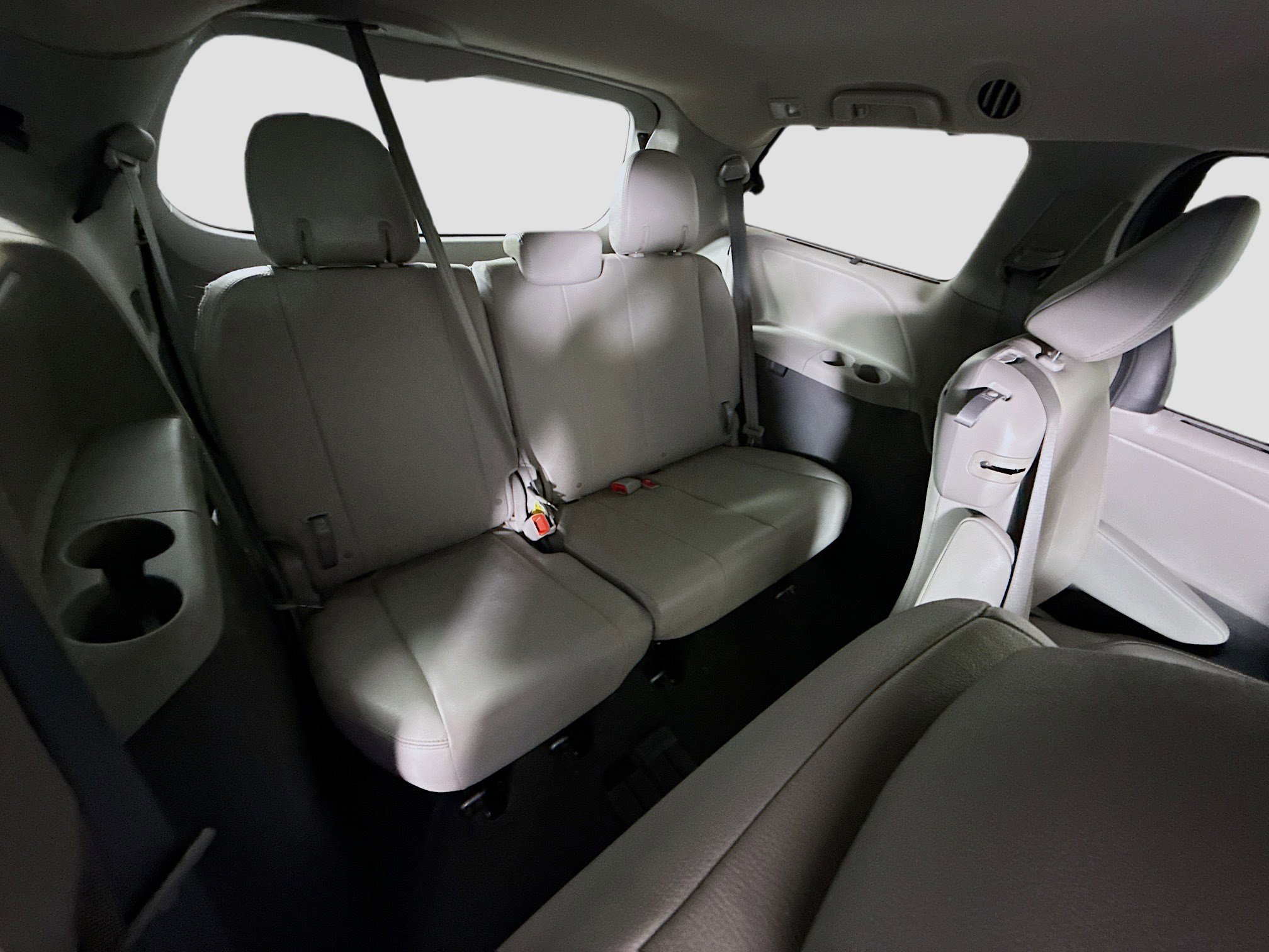 Used 2020 Toyota Sienna XLE FWD image 39
