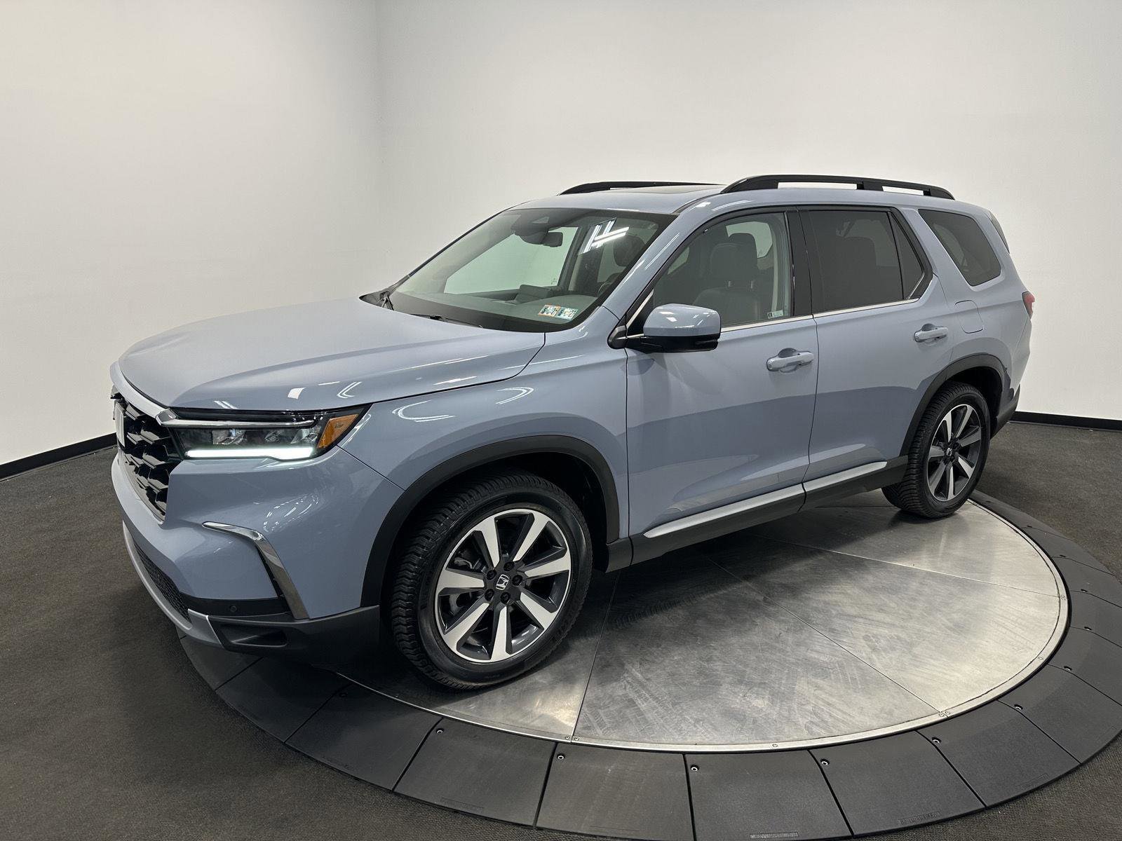 Used 2024 Honda Pilot Touring image 4