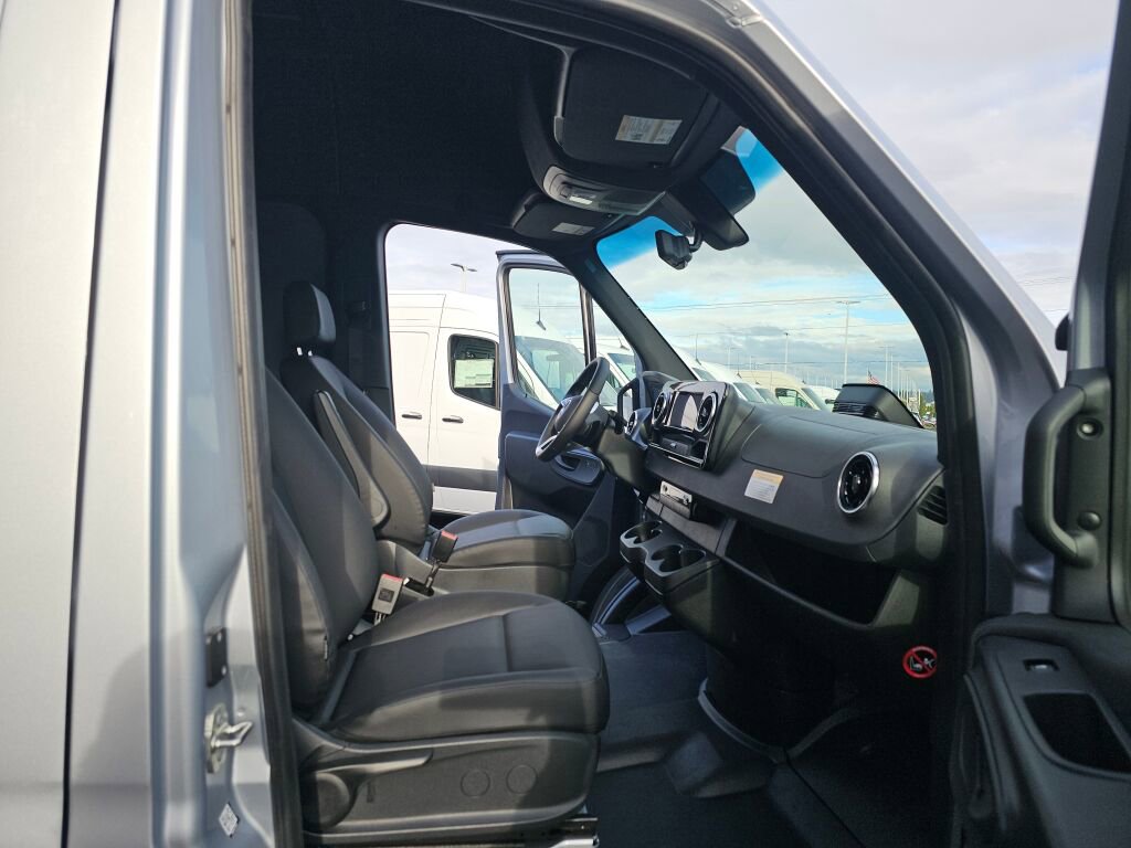 New 2025 Mercedes-Benz Sprinter 2500 image 15