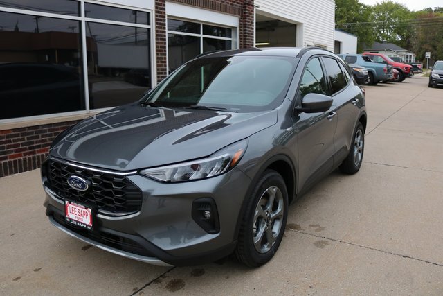 New 2025 Ford Escape ST-Line Elite w/ Tech Pack #2 image 4