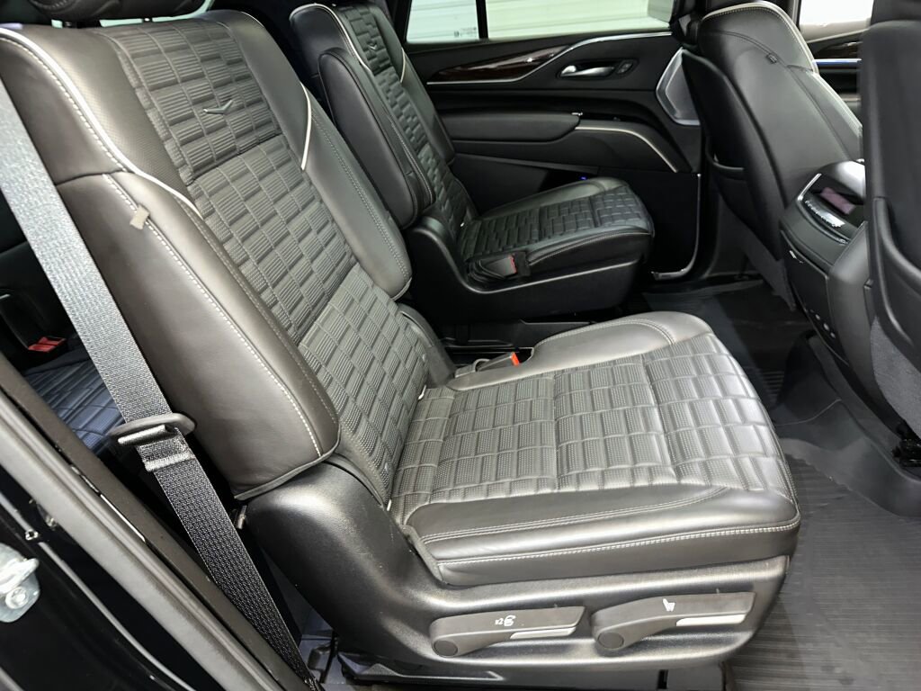 Used 2021 Cadillac Escalade Premium Luxury Platinum image 36