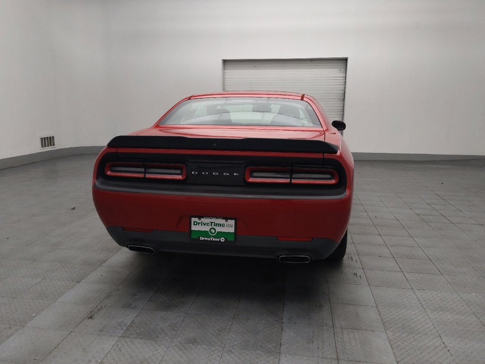 Used 2017 Dodge Challenger SXT image 7
