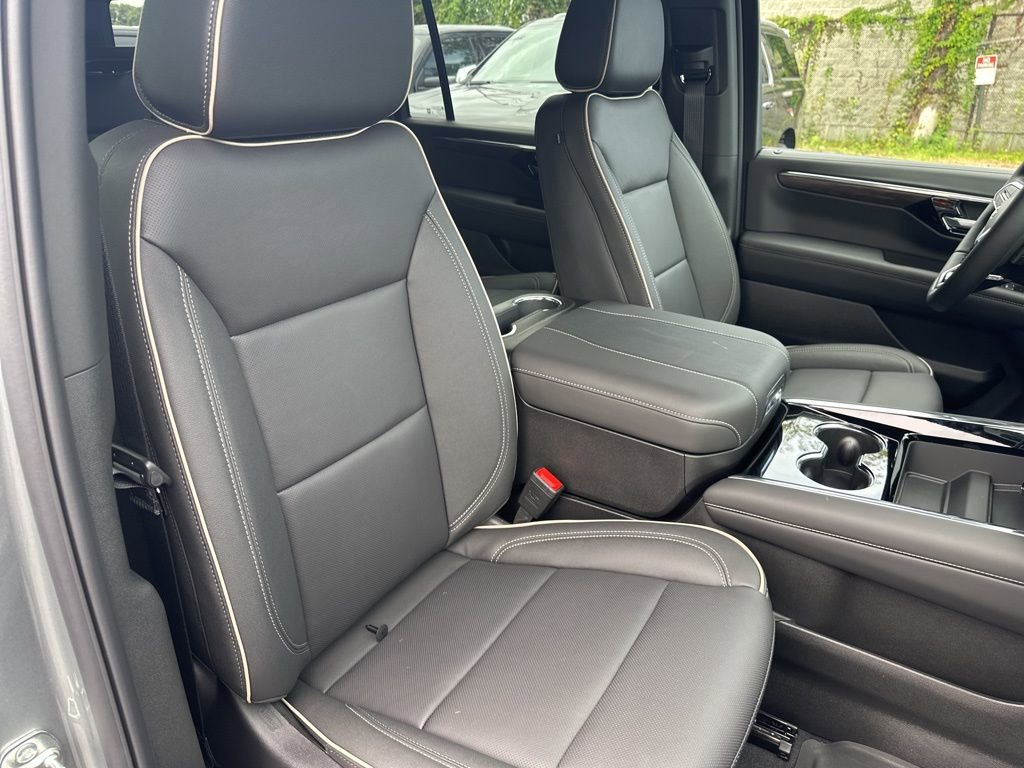New 2026 Chevrolet Suburban Premier w/ Sun And Tow Package image 23