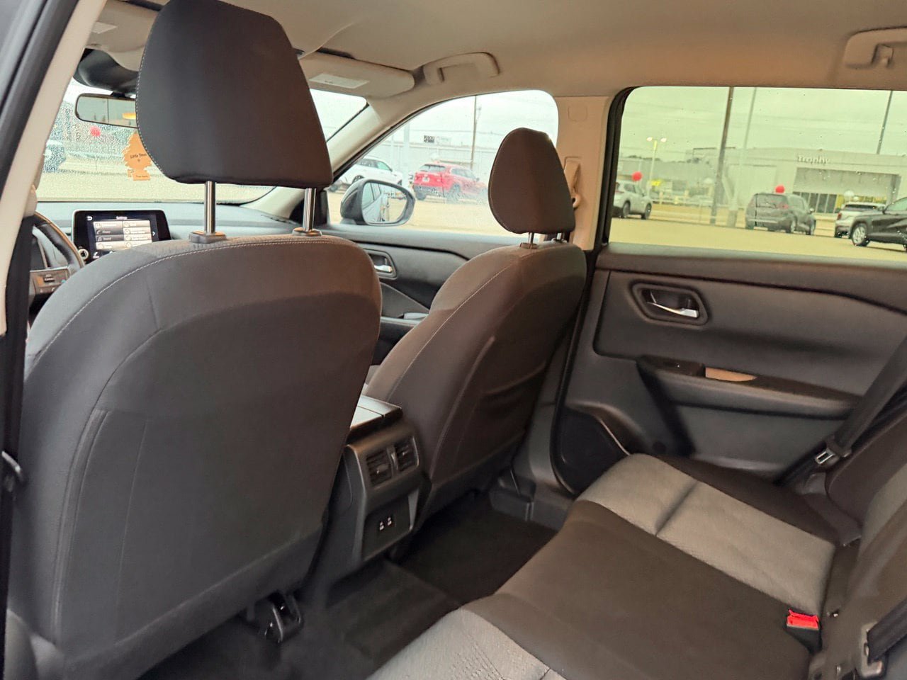 Certified 2025 Nissan Rogue SV FWD image 32