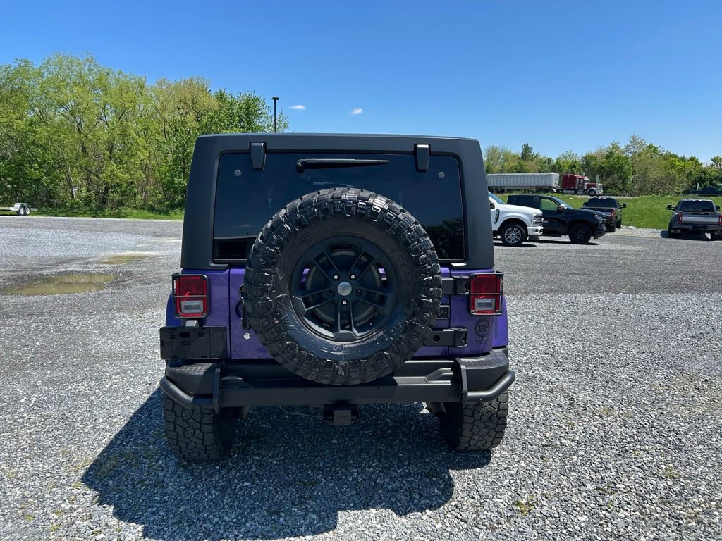 Used 2017 Jeep Wrangler Unlimited Sahara AWD/4WD image 9