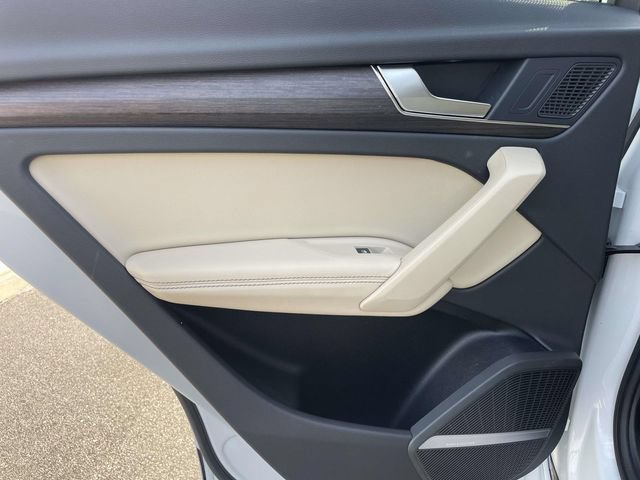 Certified 2024 Audi Q5 e Prestige w/ Prestige Package AWD/4WD image 12