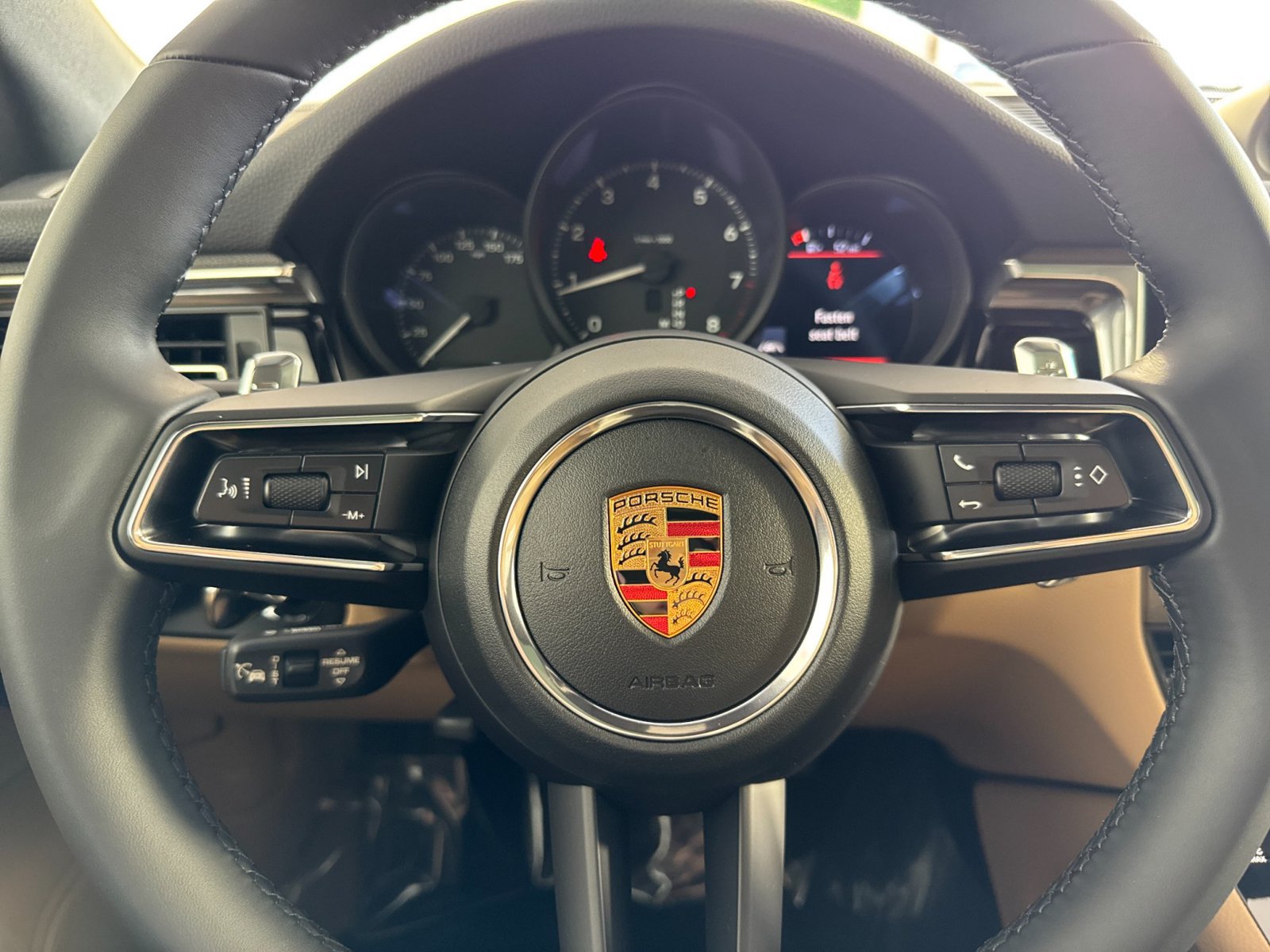 Certified 2026 Porsche Macan AWD/4WD image 26