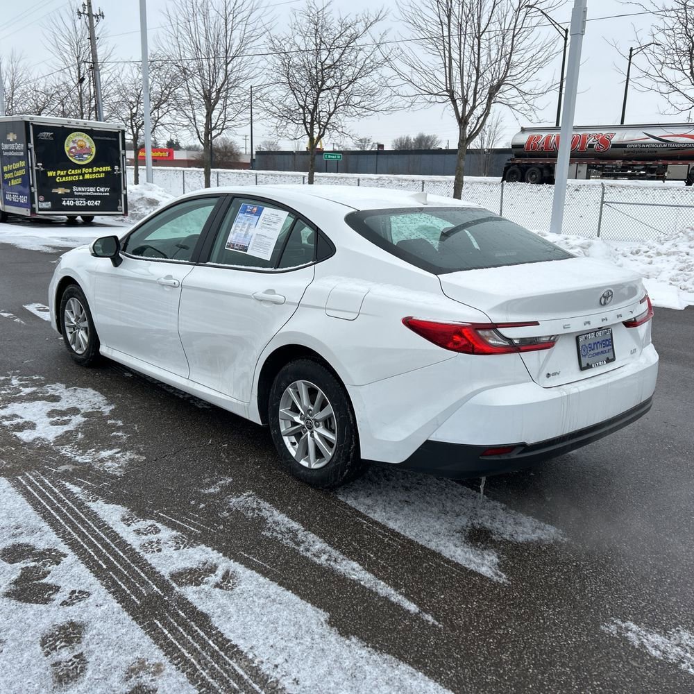 Used 2025 Toyota Camry LE image 11