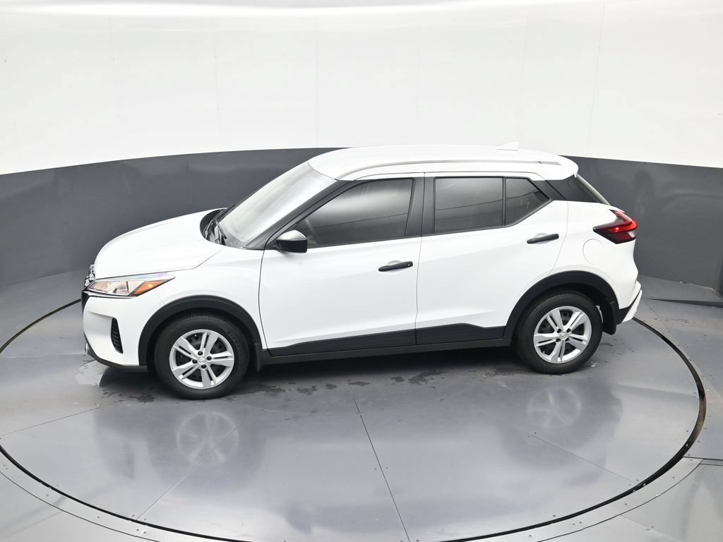 Certified 2025 Nissan Kicks Play S FWD image 30