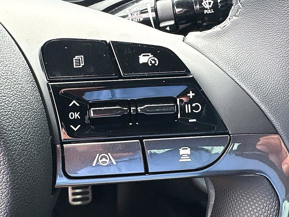 New 2026 Hyundai Elantra SEL Sport FWD image 13