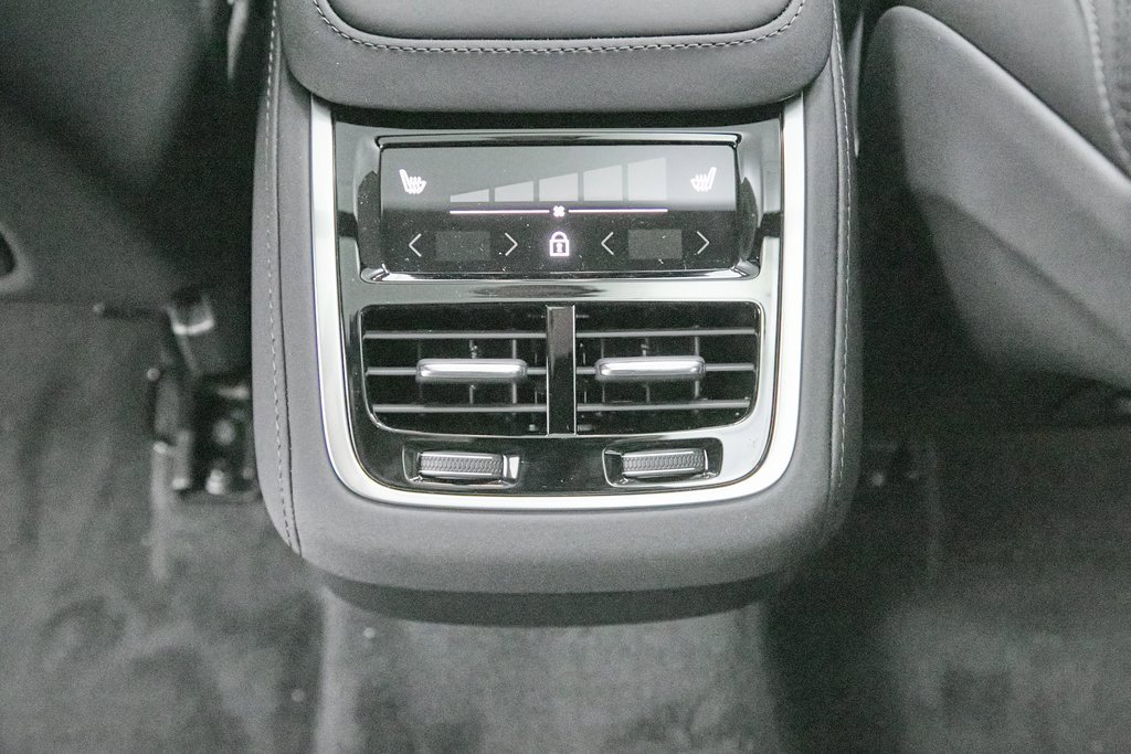 New 2026 Volvo XC90 B6 Core image 22