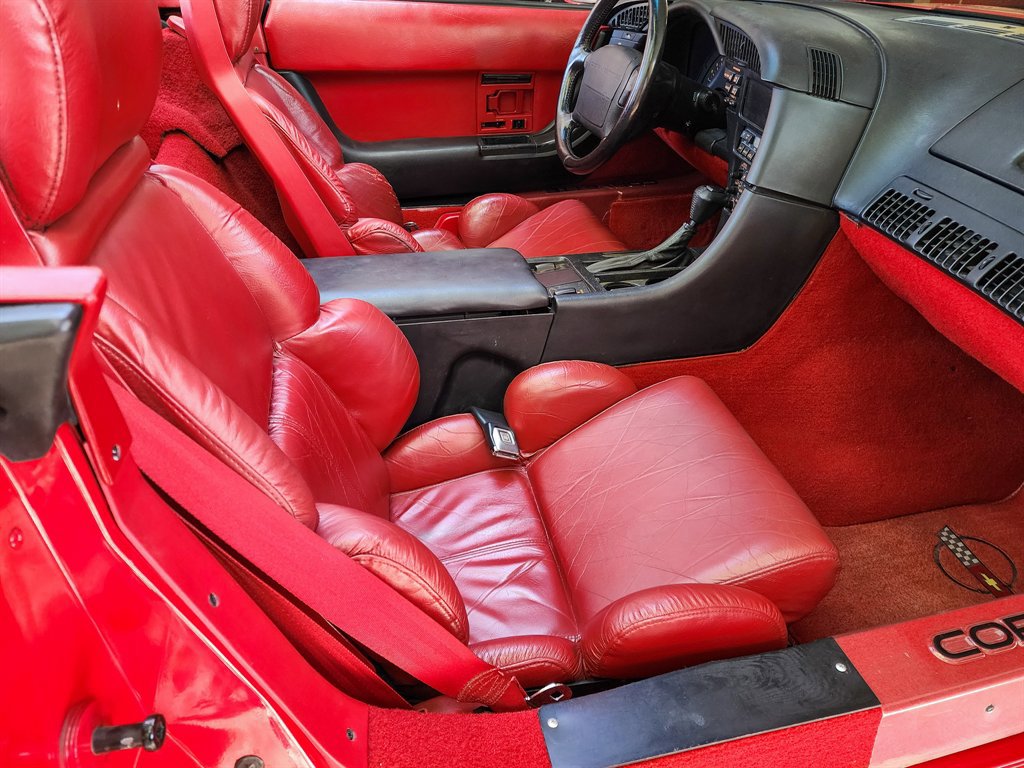 Used 1992 Chevrolet Corvette Convertible image 25