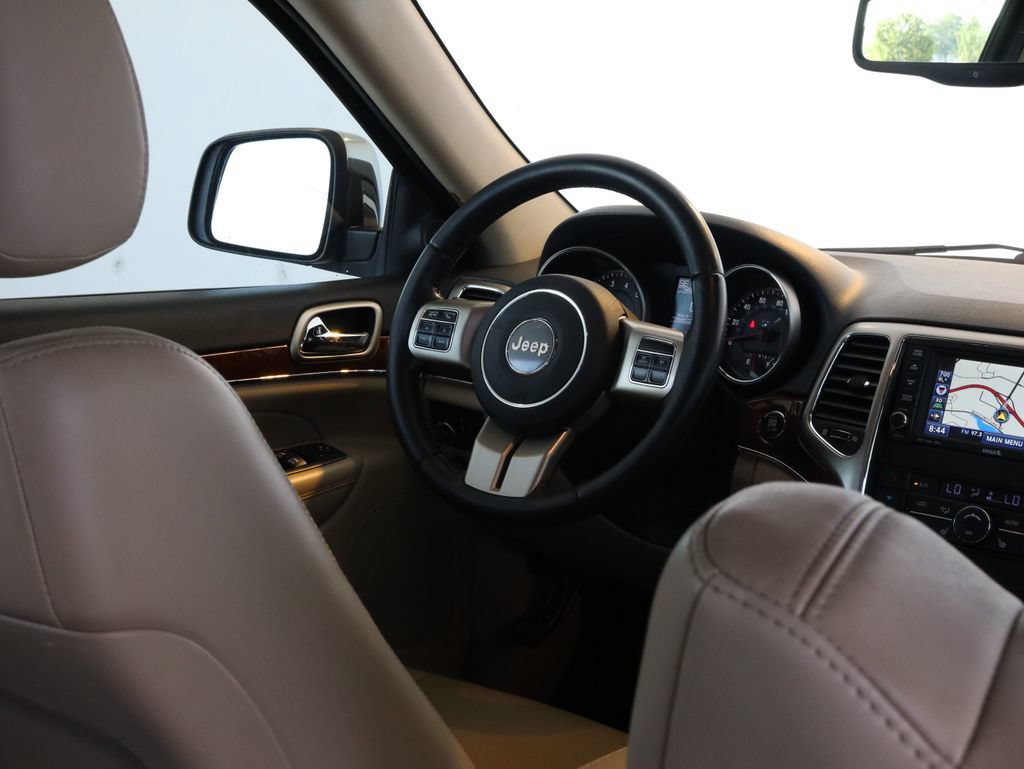 Used 2011 Jeep Grand Cherokee Limited w/ Trailer Tow Group AWD/4WD image 39