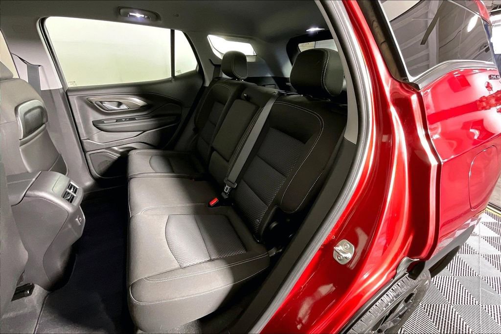 Used 2024 GMC Terrain SLE w/ Driver Convenience Package image 36