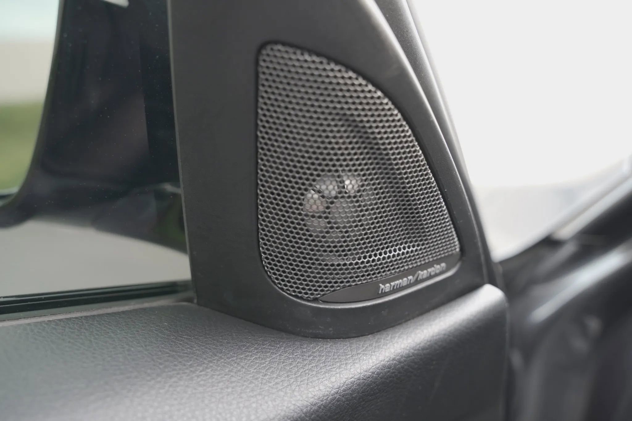 Used 2018 BMW 340i Sedan w/ Executive Package image 7