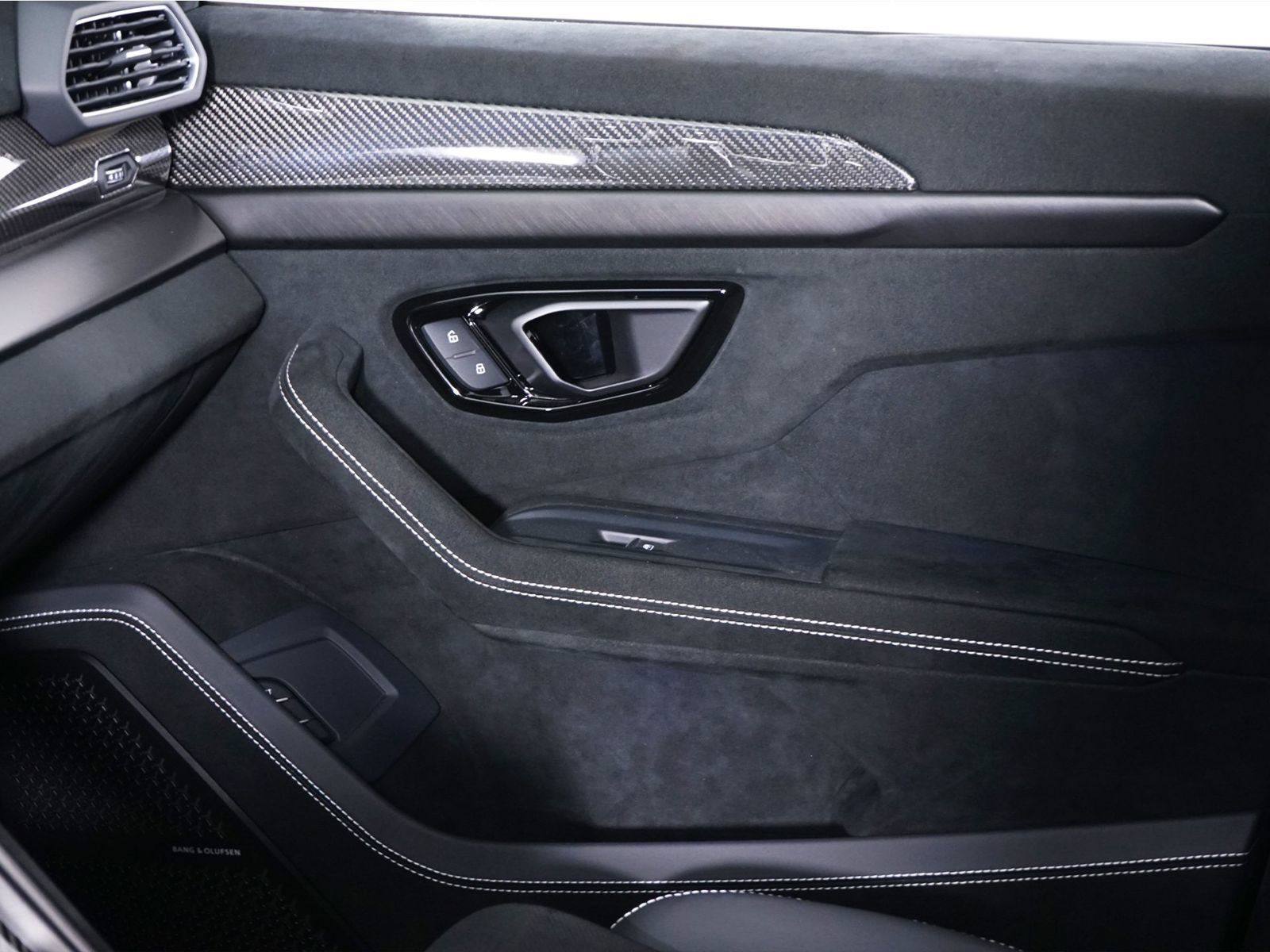 Used 2023 Lamborghini Urus Performante AWD/4WD image 22