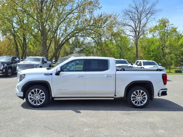 Used 2024 GMC Sierra 1500 Denali w/ Denali Reserve Package AWD/4WD image 7