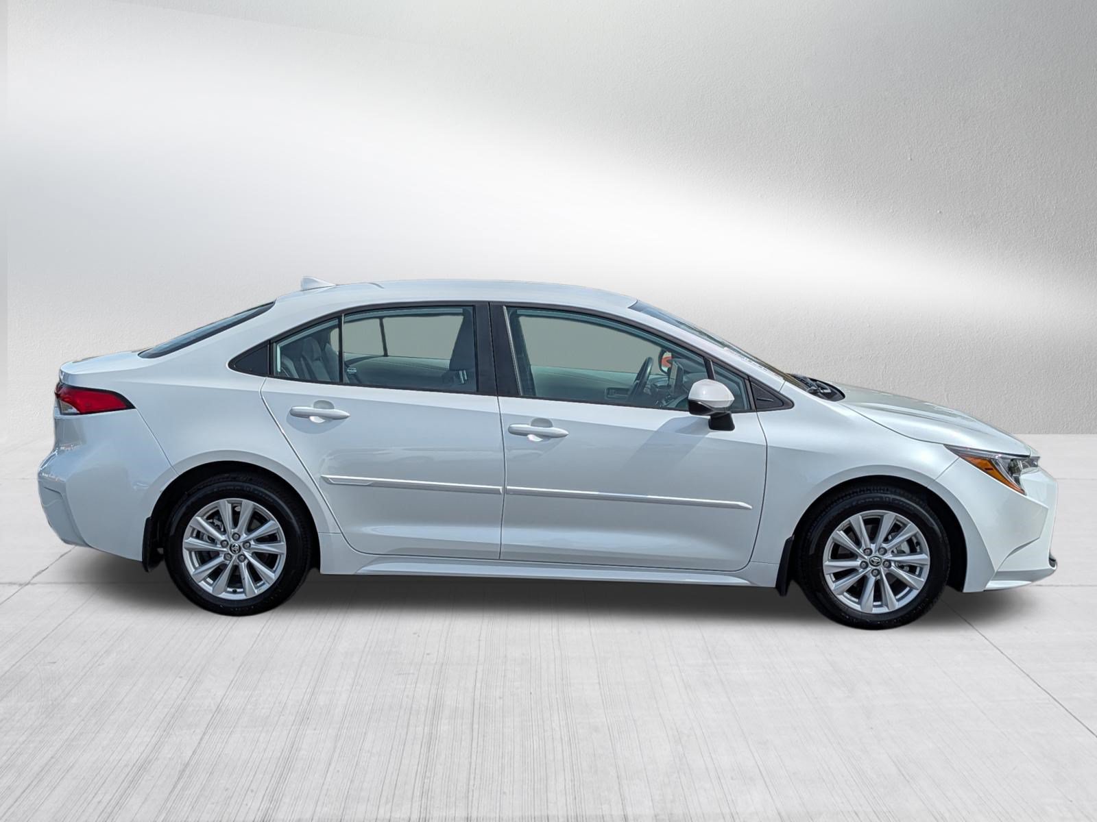 Used 2025 Toyota Corolla LE w/ LE Premium Package FWD image 8