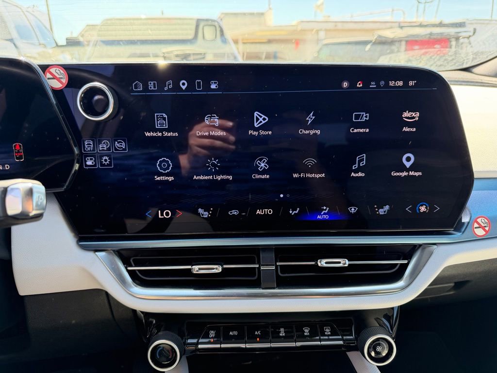 Used 2025 Chevrolet Equinox EV LT w/ Convenience Package image 12