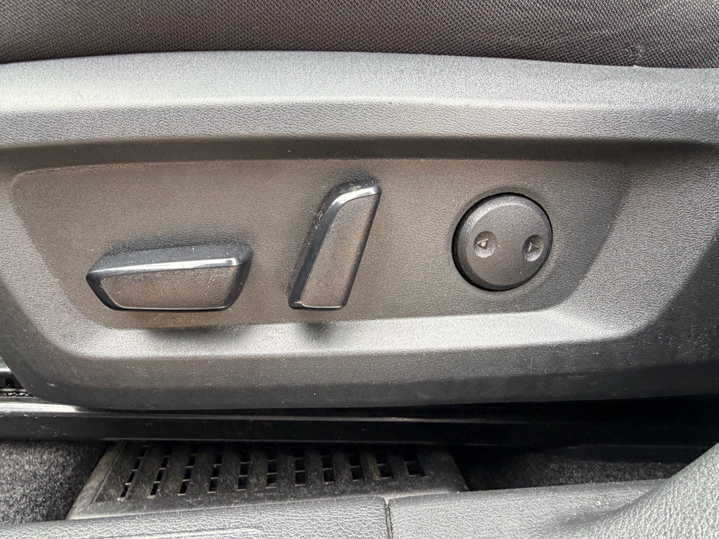 Used 2023 Nissan Rogue SV FWD image 10