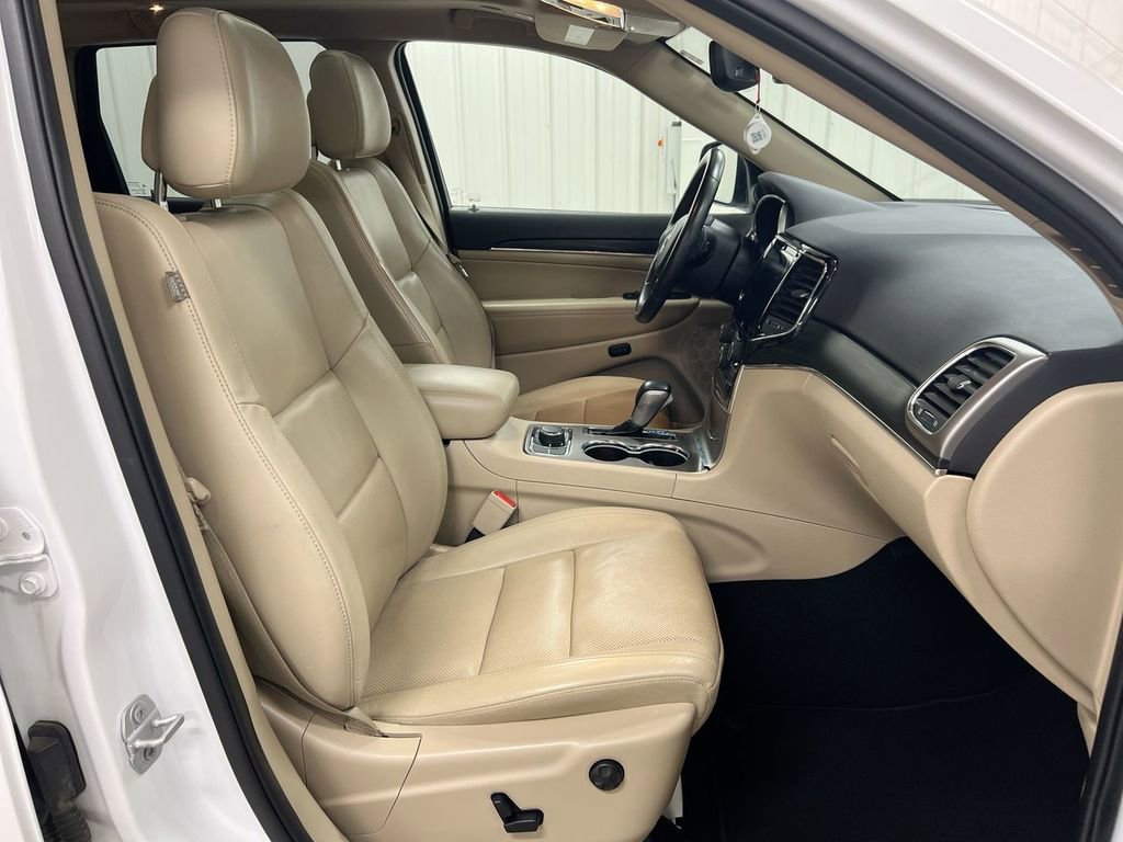 Used 2020 Jeep Grand Cherokee Limited w/ Luxury Group II image 23