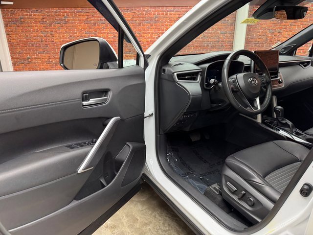 Used 2024 Toyota Corolla Cross XSE w/ Convenience Package image 9