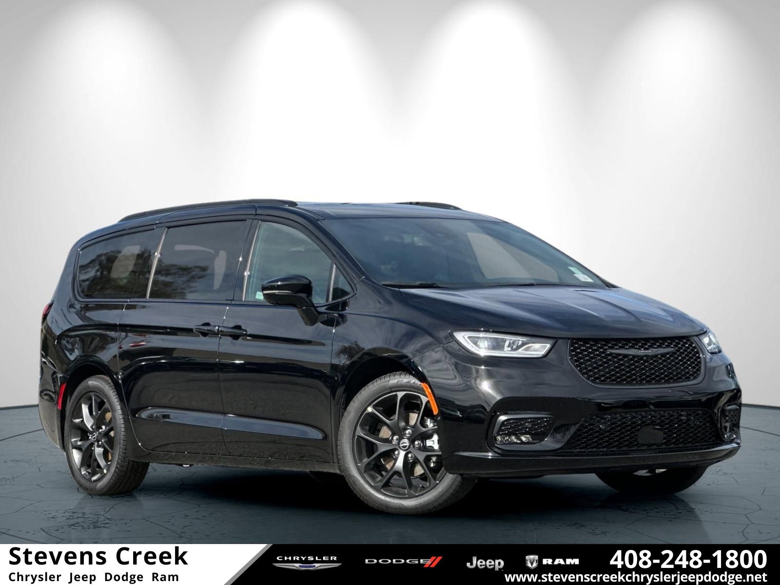 New 2026 Chrysler Pacifica Select image 1