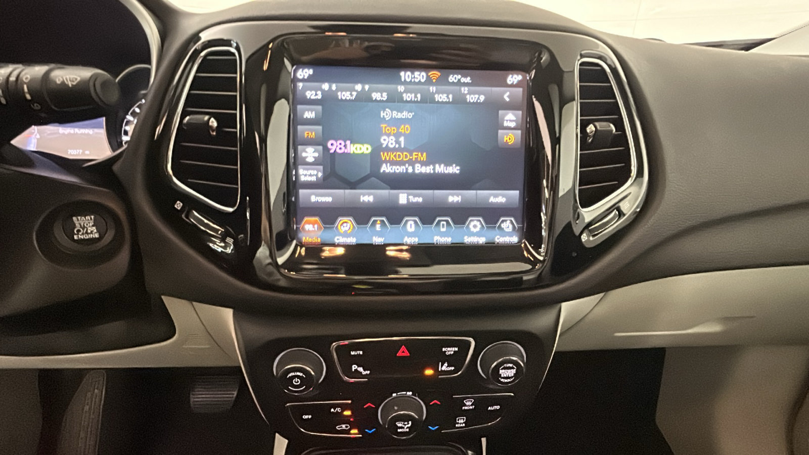 Used 2021 Jeep Compass Limited w/ Sun and Sound Group AWD/4WD image 28
