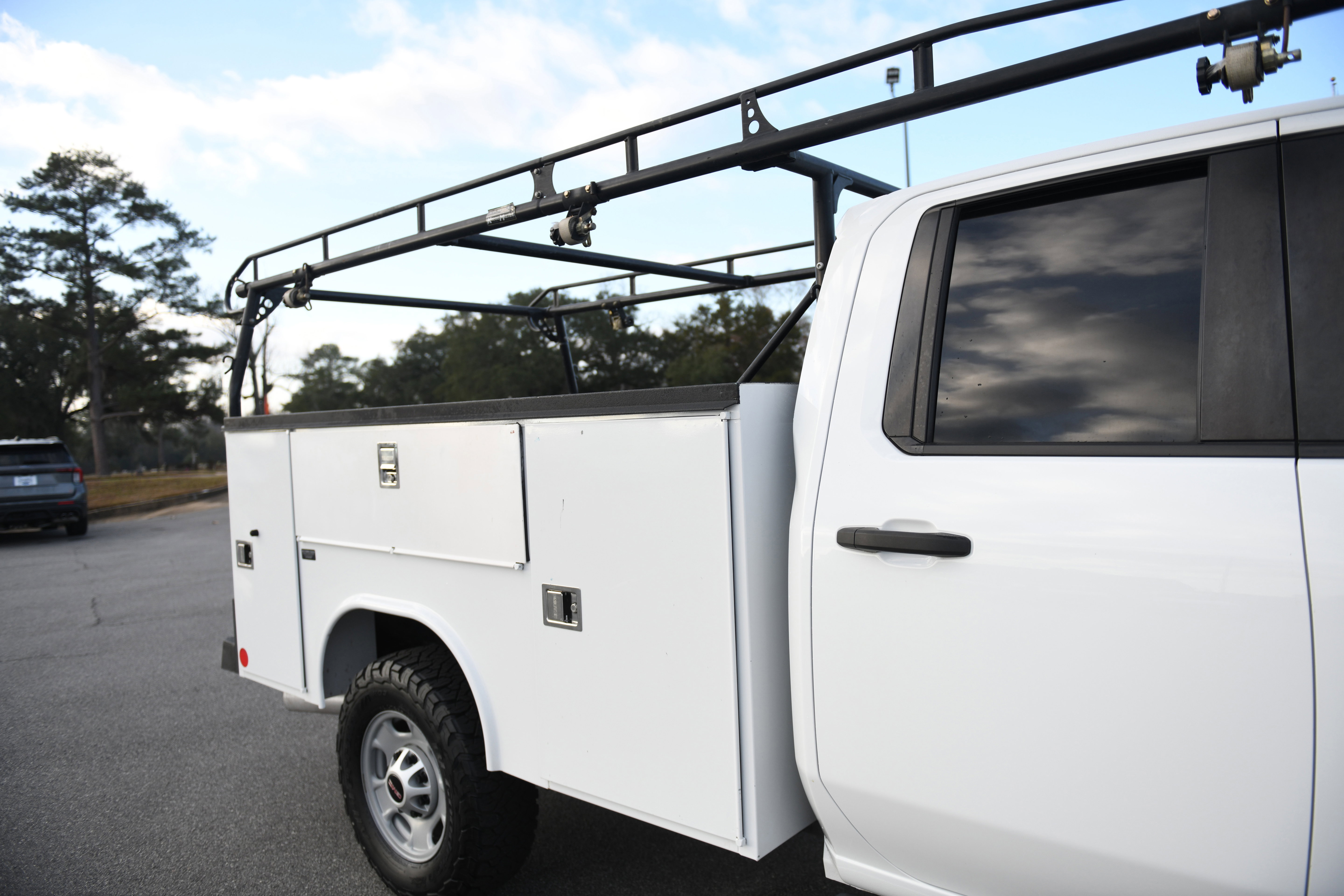 Used 2022 GMC Sierra 2500 Pro w/ Convenience Package image 7