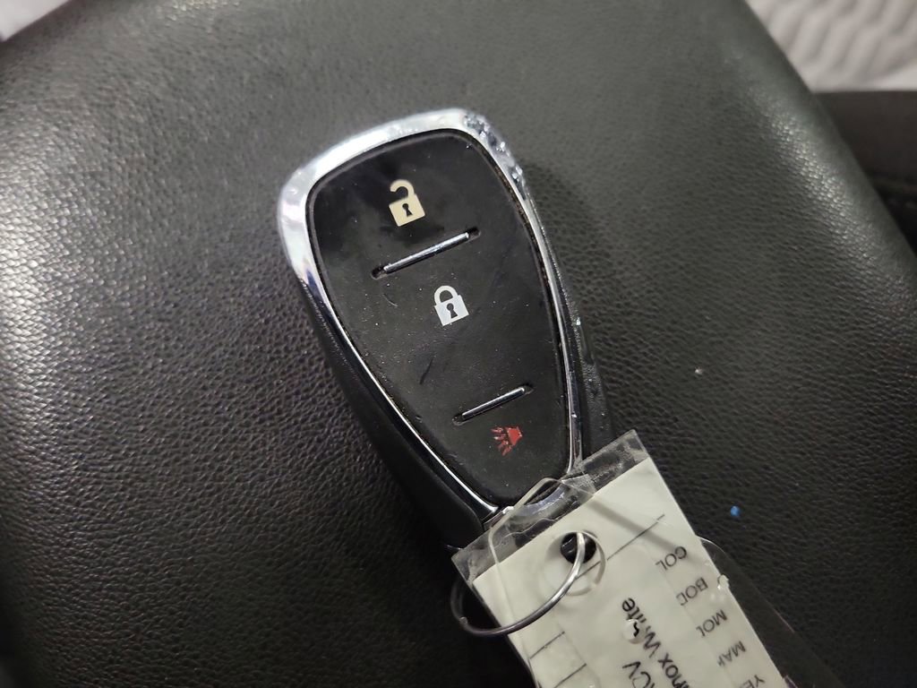 Used 2020 Chevrolet Equinox LS image 16