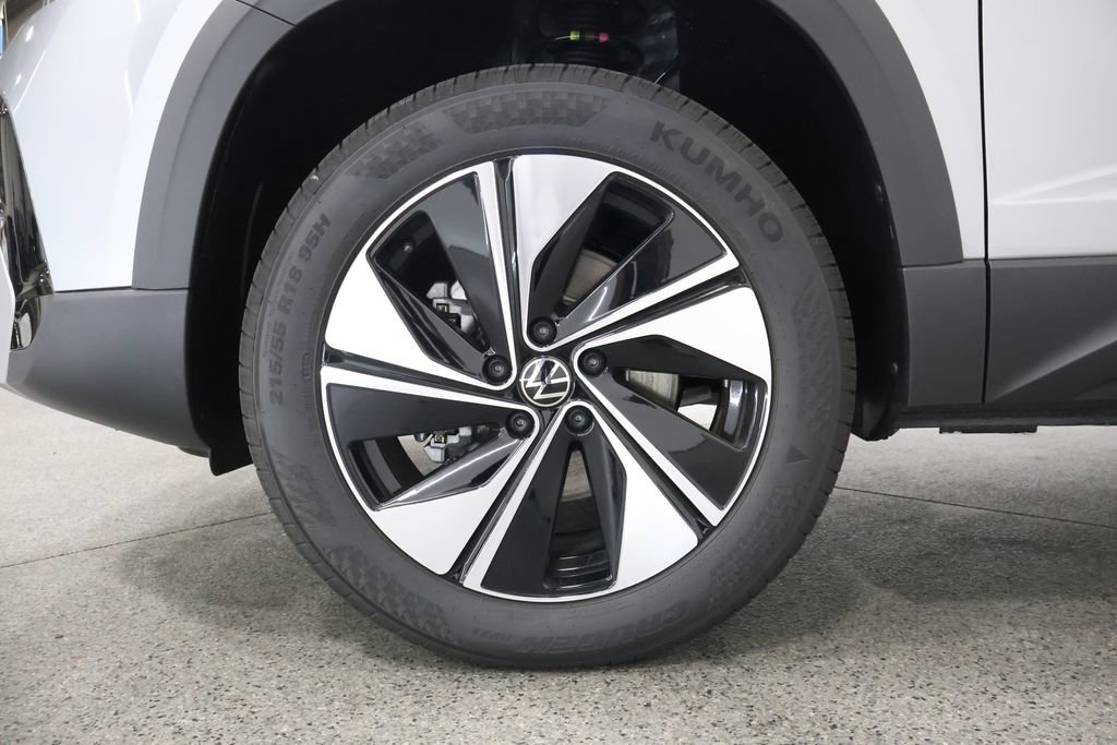 New 2026 Volkswagen Taos SE AWD/4WD image 5
