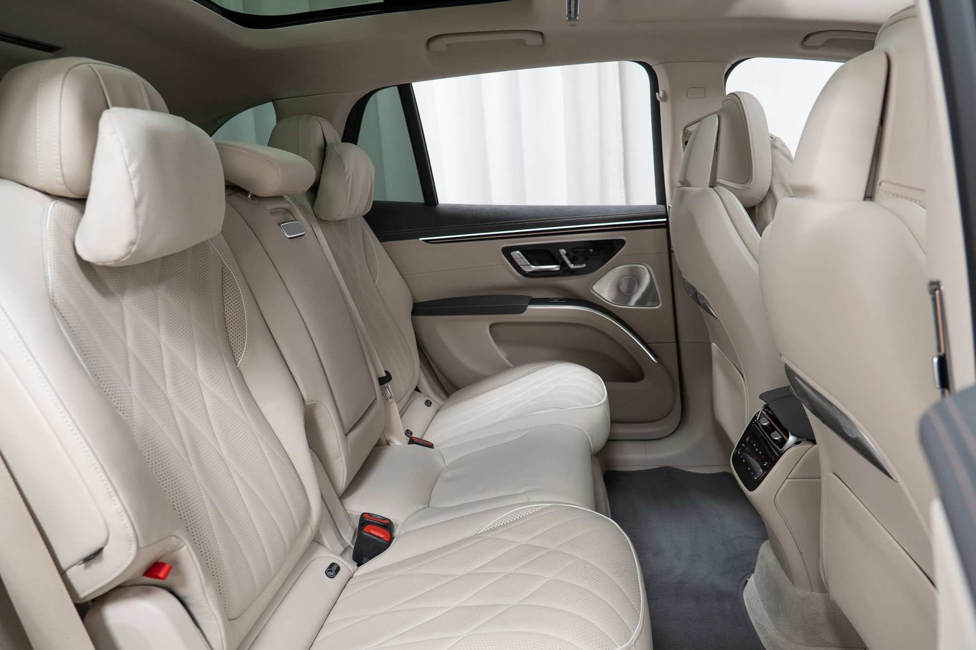 New 2026 Mercedes-Benz EQS 400 4MATIC SUV image 24