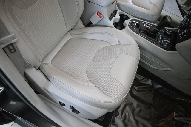 Used 2021 Jeep Cherokee Latitude Lux w/ Trailer Tow Group image 17