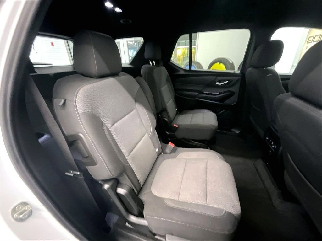 Used 2023 Chevrolet Traverse LT AWD/4WD image 16