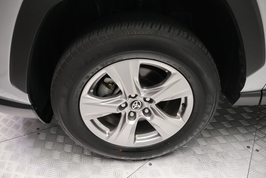 Certified 2023 Toyota RAV4 XLE FWD image 4