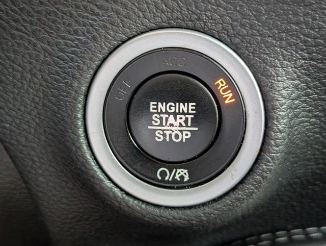 Used 2022 Dodge Challenger SXT w/ Driver Convenience Group RWD image 24