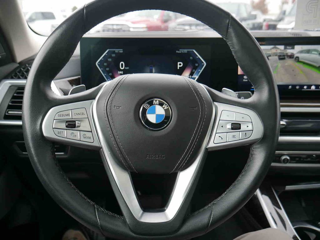 Used 2024 BMW X7 xDrive40i image 39