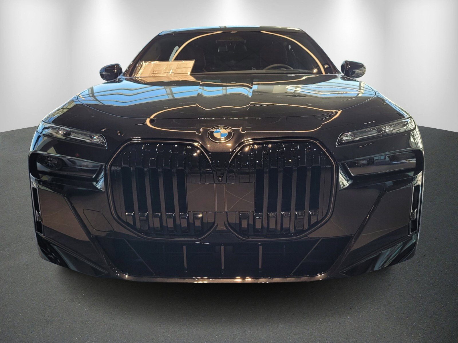 New 2026 BMW 740i w/ Executive Package image 2