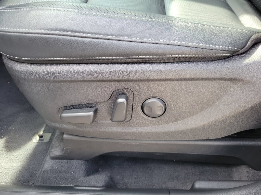 Certified 2022 Kia Telluride EX w/ EX Premium Package FWD image 19