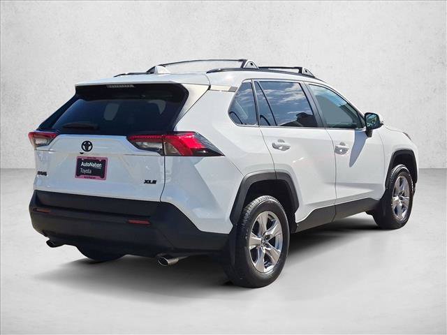 Used 2022 Toyota RAV4 XLE w/ Convenience Package FWD image 5