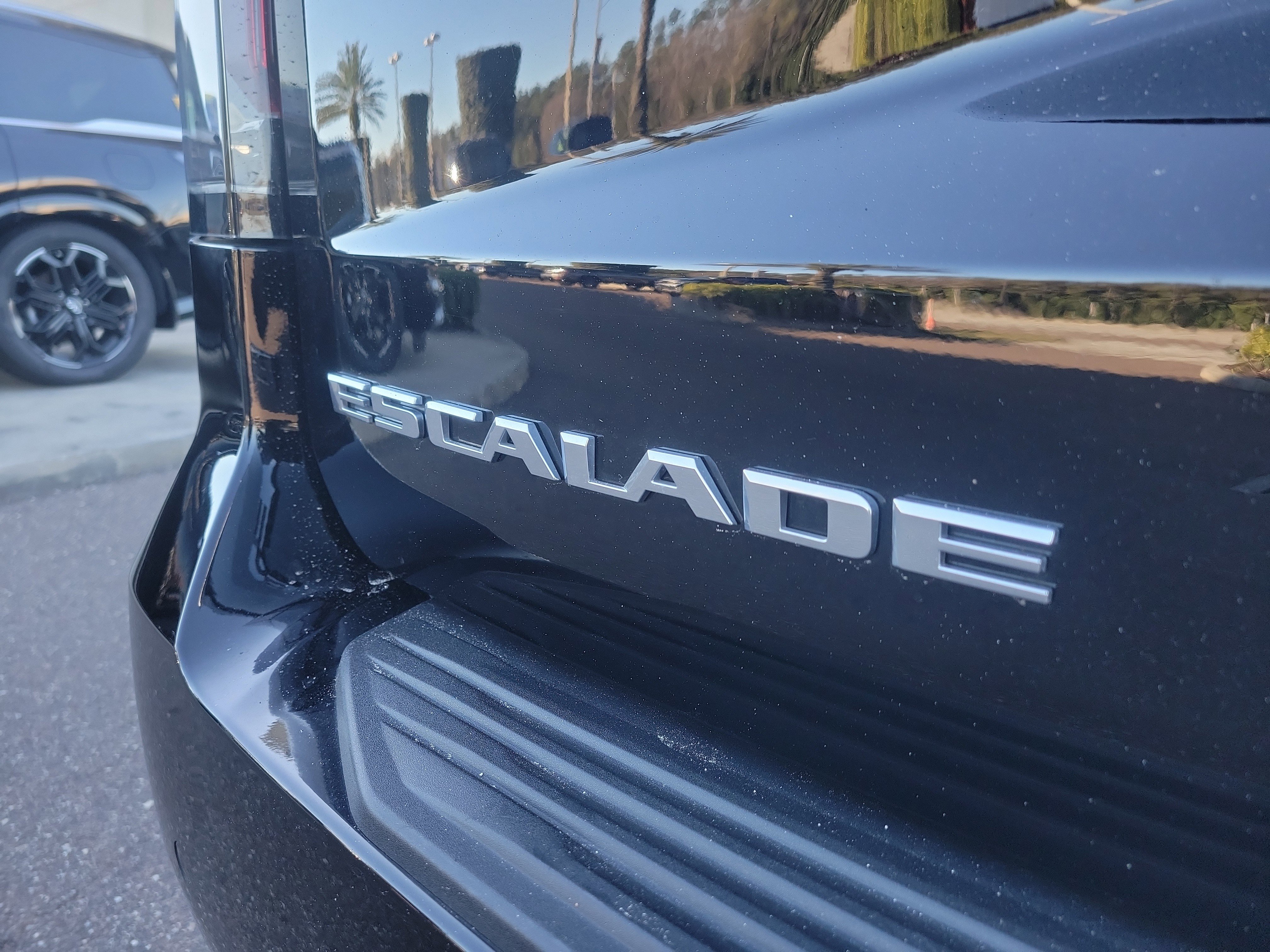 Used 2023 Cadillac Escalade V image 6