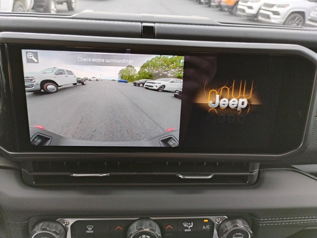 New 2025 Jeep Gladiator Mojave image 31