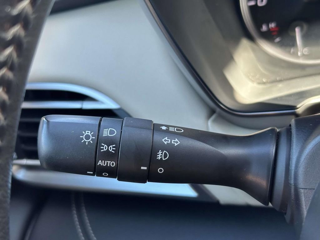 Used 2023 Subaru Outback Limited image 31