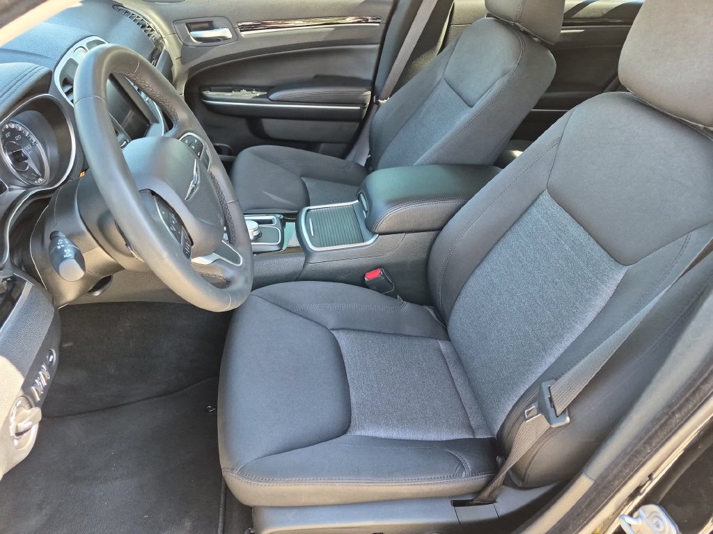 Used 2023 Chrysler 300 Touring w/ Sport Appearance Package RWD image 15