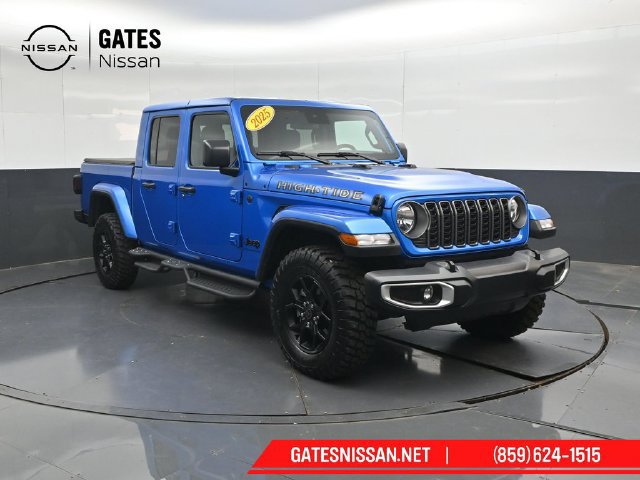 Used 2025 Jeep Gladiator Sport AWD/4WD image 4