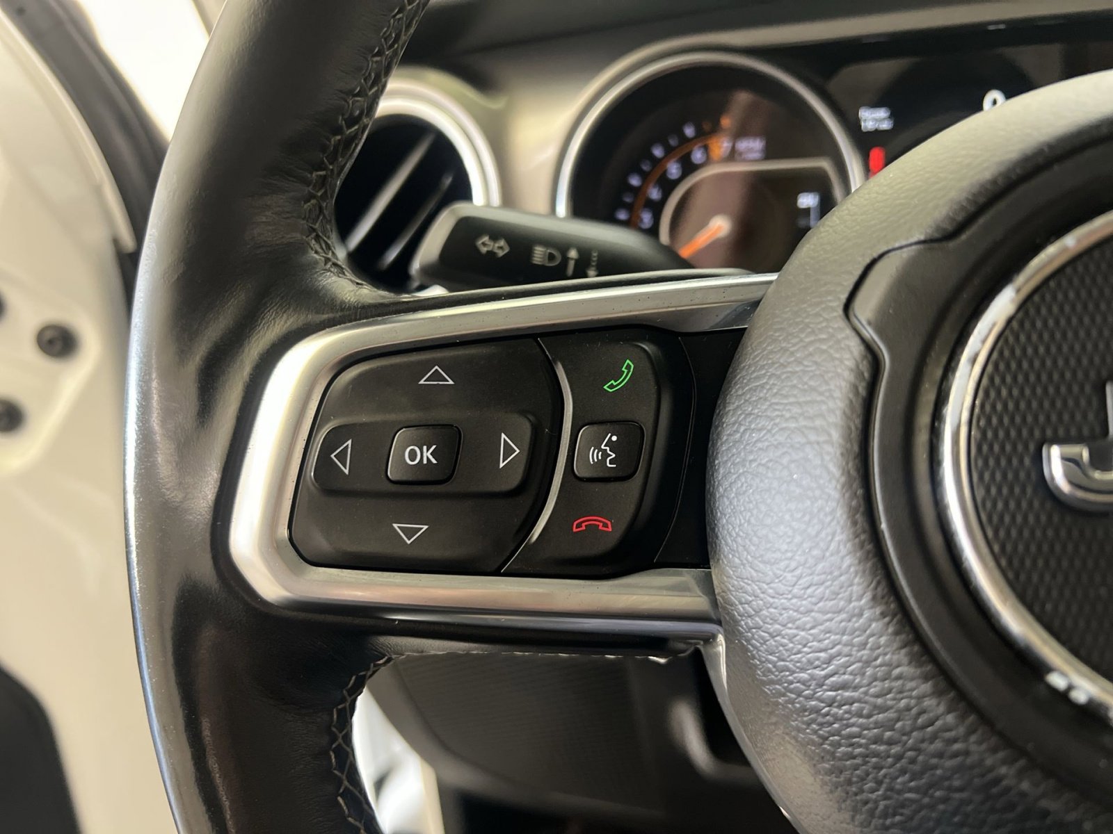 Used 2018 Jeep Wrangler Unlimited Sahara image 34