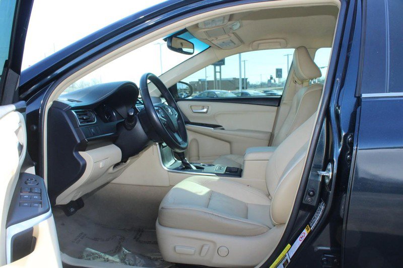 Used 2016 Toyota Camry XLE image 9