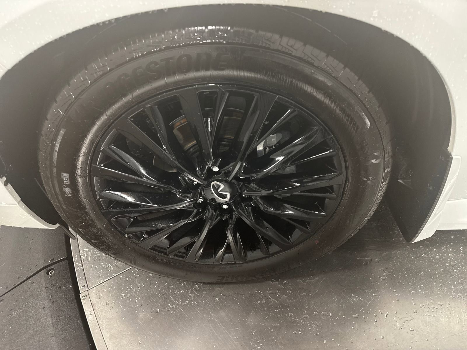 Used 2025 INFINITI QX80 Autograph w/ Premium Cargo Package image 2